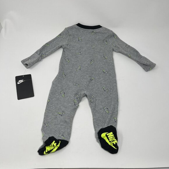 NEW Nike Footie Pajamas Baby Boy Size 3mo 3 Months Gray Sneakers Print Sleeper - Picture 8 of 12